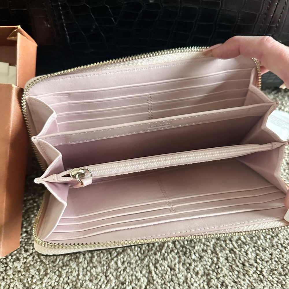 medium sized wallet brand new with tags